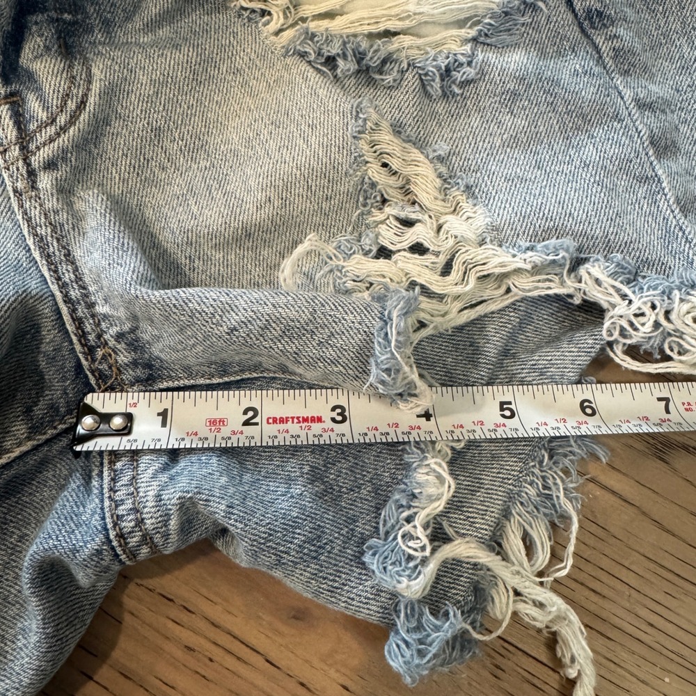 American Eagle Outfitters Distressed Denim Boyfriend Shorts Light Wash Size‎ 2 - Picture 7 of 7